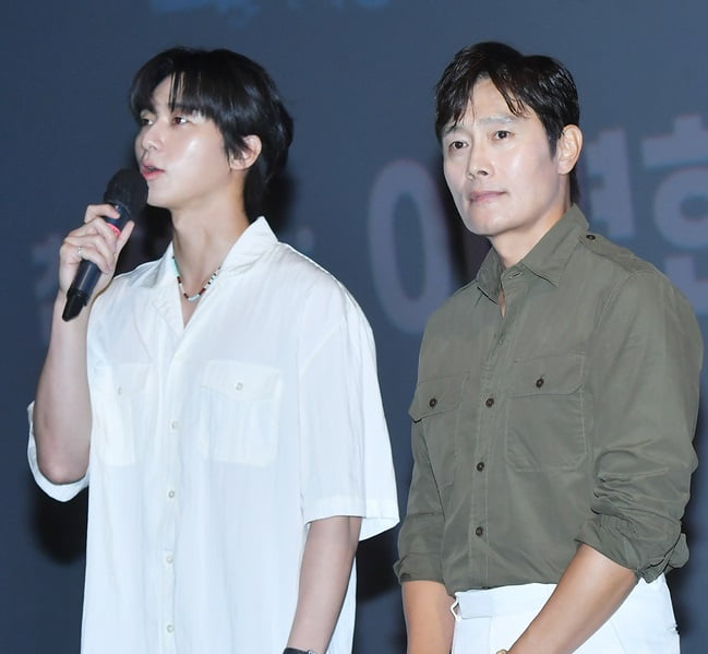 Park Seo Joon and Lee Byung Hun promoting concrete utopia