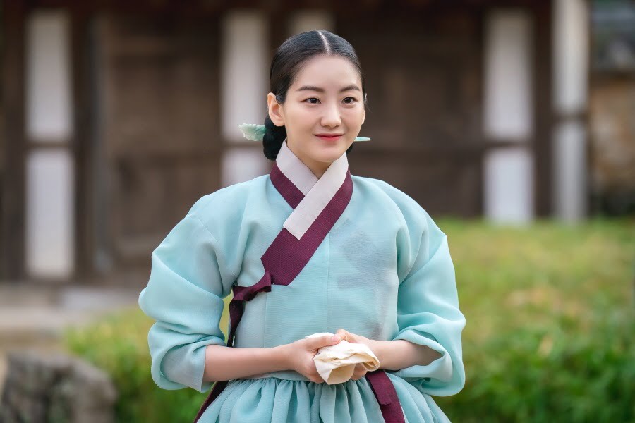 "The Matchmakers" New Stills For Cho Yi Hyun Have Been Released