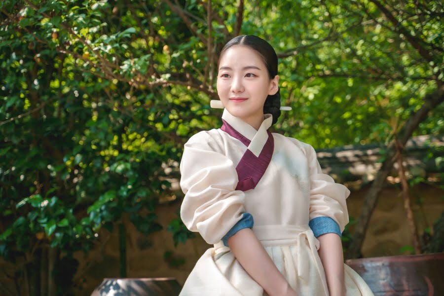 Cho Yi Hyun will play the role of Jung Soon Deok and Yeo Joo