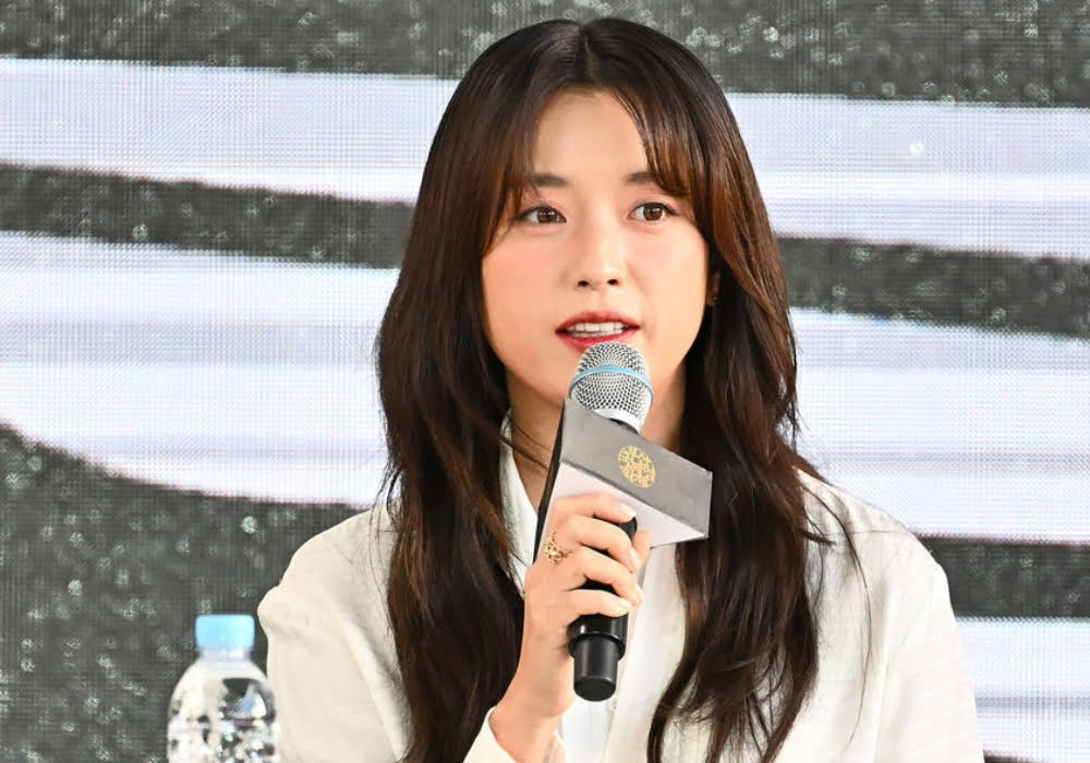 Han Hyo Joo At The Busan International Film Festival 2023 | See Pics