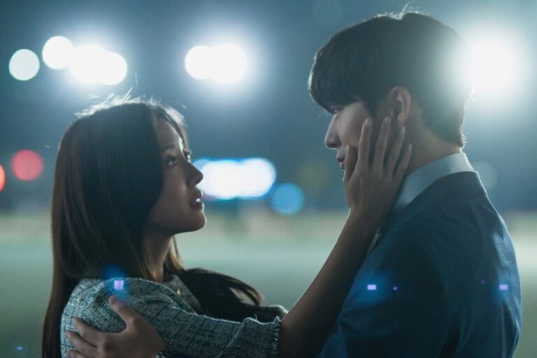 The Story of Park's Marriage Contract Episode 11 Stills: Lee Se-Young And Bae In-Hyuk's Tearful Embrace