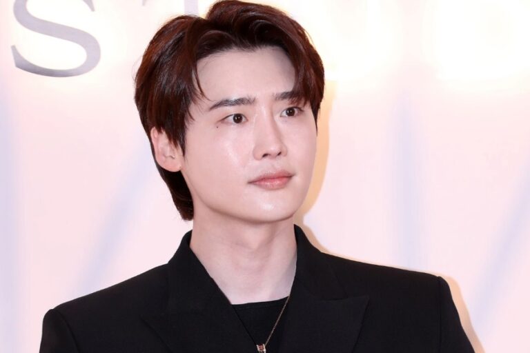 Lee Jong Suk Maybe Starring In A New Firefighter K-drama