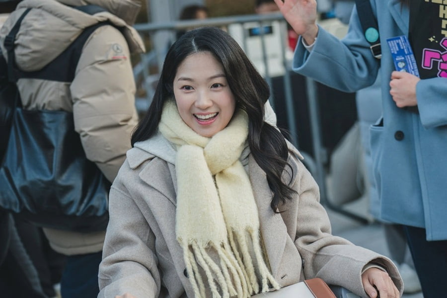 New Stills Of Kim Hye Yoon From “Lovely Runner” Has Been Released