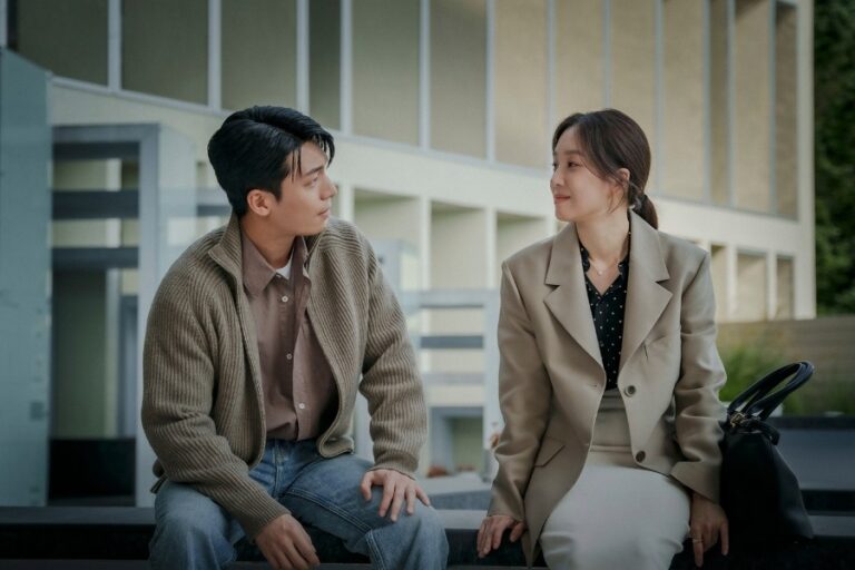 New Stills Of Wi Ha Joon and Jung Ryeo Won From "The Midnight Romance In Hagwon" Have Released